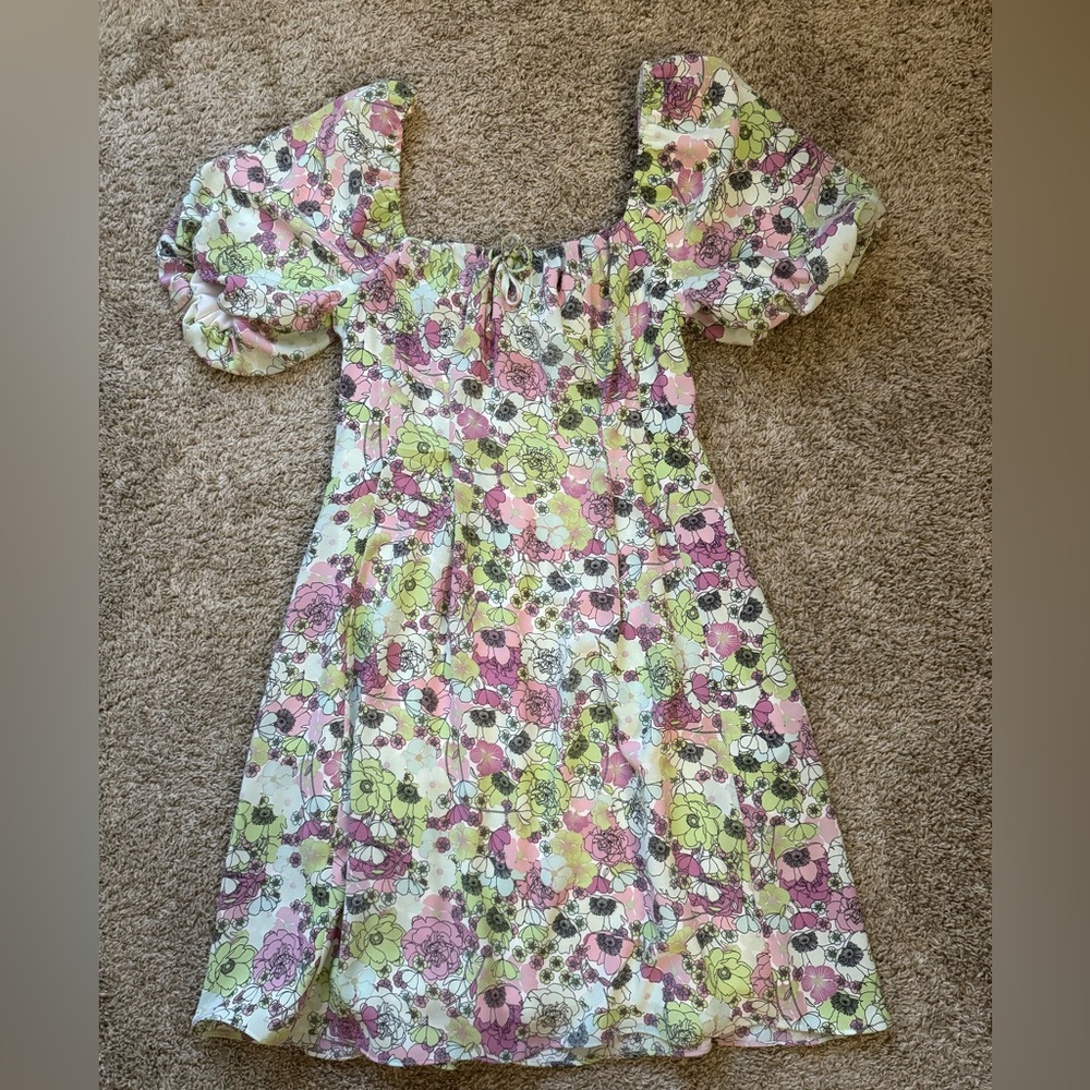 Dress, off the shoulder sleeves. New with tags!